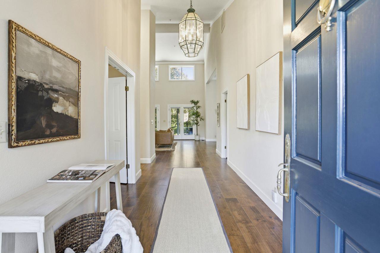 Detail Gallery Image 7 of 47 For 25381 Markham Ln, Salinas,  CA 93908 - 3 Beds | 2/2 Baths