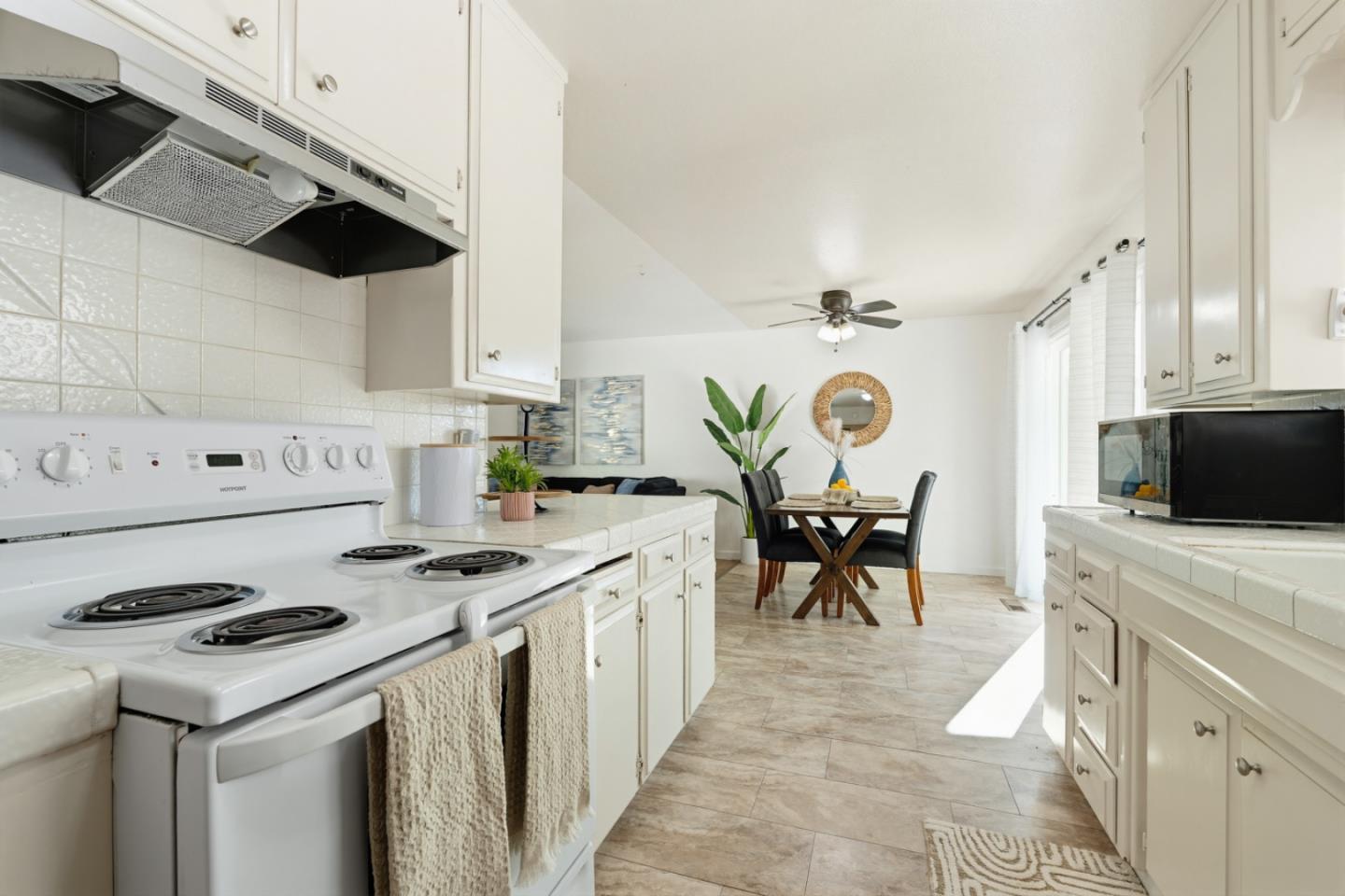 Detail Gallery Image 11 of 33 For 816 Bowen Ave, Modesto,  CA 95350 - 3 Beds | 2 Baths