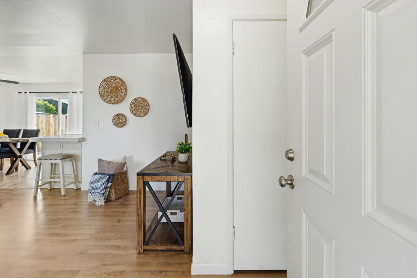 Detail Gallery Image 5 of 33 For 816 Bowen Ave, Modesto,  CA 95350 - 3 Beds | 2 Baths