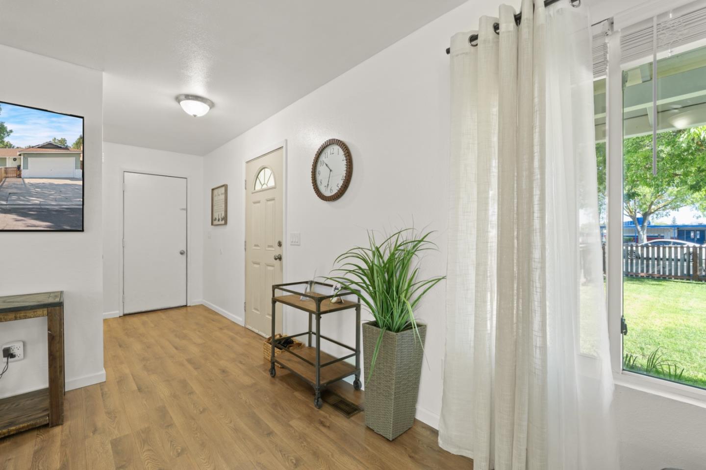 Detail Gallery Image 6 of 33 For 816 Bowen Ave, Modesto,  CA 95350 - 3 Beds | 2 Baths