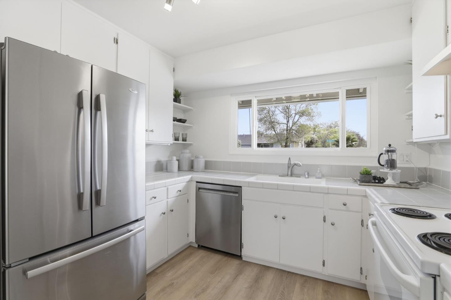 Detail Gallery Image 8 of 30 For 4599 Norwich Way, San Jose,  CA 95130 - 5 Beds | 2/1 Baths