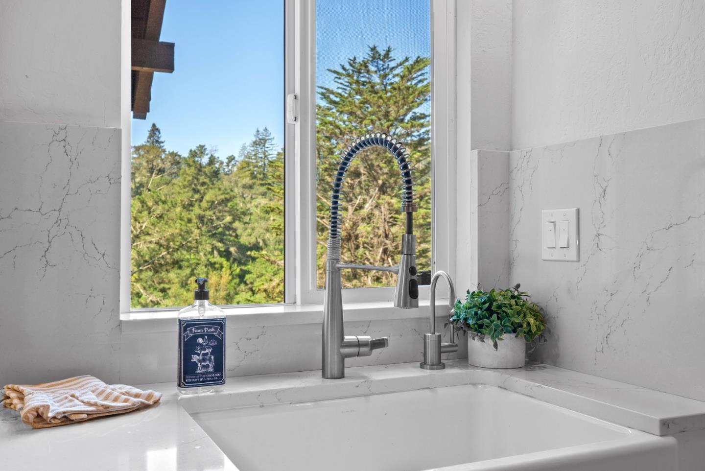 Detail Gallery Image 25 of 85 For 688 Calabasas Rd, Watsonville,  CA 95076 - 3 Beds | 3 Baths