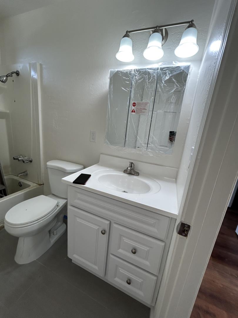 Detail Gallery Image 2 of 4 For 7537 Rogers Ln #5,  Gilroy,  CA 95020 - 2 Beds | 1 Baths