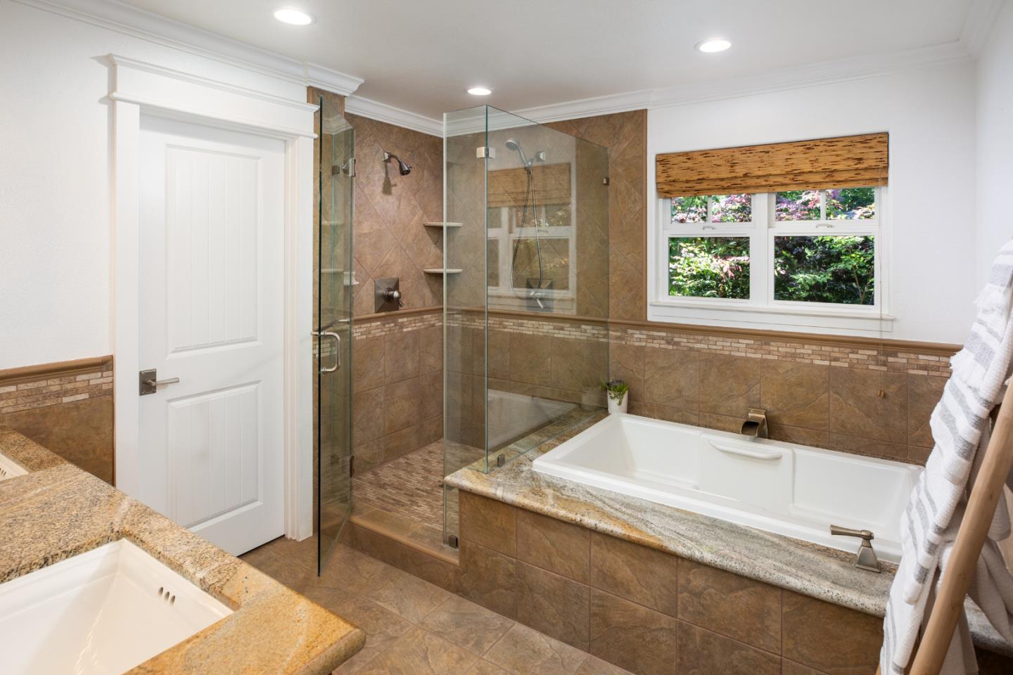 Detail Gallery Image 14 of 31 For 63 Ridgecourt, Woodside,  CA 94062 - 3 Beds | 2/1 Baths