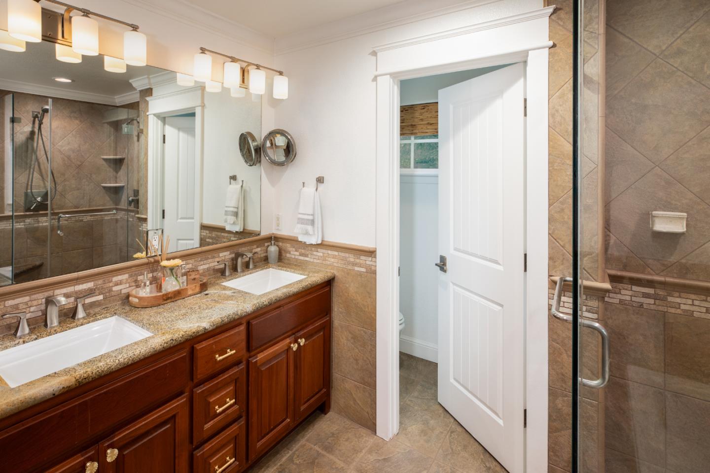 Detail Gallery Image 15 of 31 For 63 Ridgecourt, Woodside,  CA 94062 - 3 Beds | 2/1 Baths