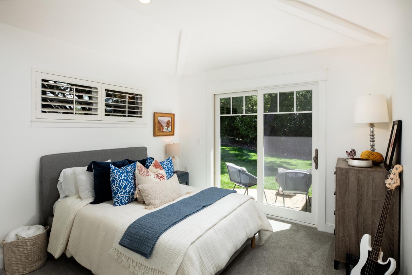 Detail Gallery Image 16 of 31 For 63 Ridgecourt, Woodside,  CA 94062 - 3 Beds | 2/1 Baths