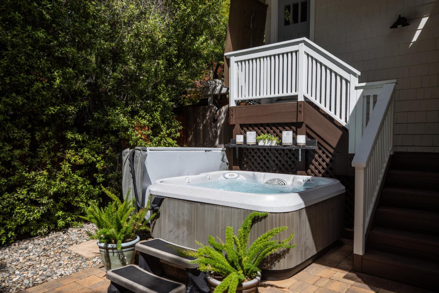 Detail Gallery Image 25 of 31 For 63 Ridgecourt, Woodside,  CA 94062 - 3 Beds | 2/1 Baths