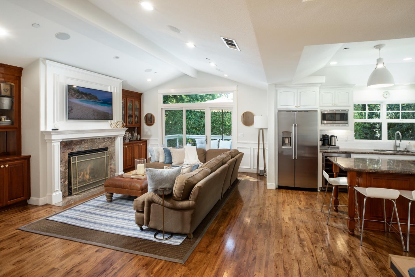 Detail Gallery Image 4 of 31 For 63 Ridgecourt, Woodside,  CA 94062 - 3 Beds | 2/1 Baths