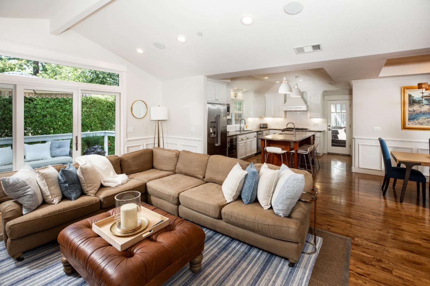 Detail Gallery Image 6 of 31 For 63 Ridgecourt, Woodside,  CA 94062 - 3 Beds | 2/1 Baths