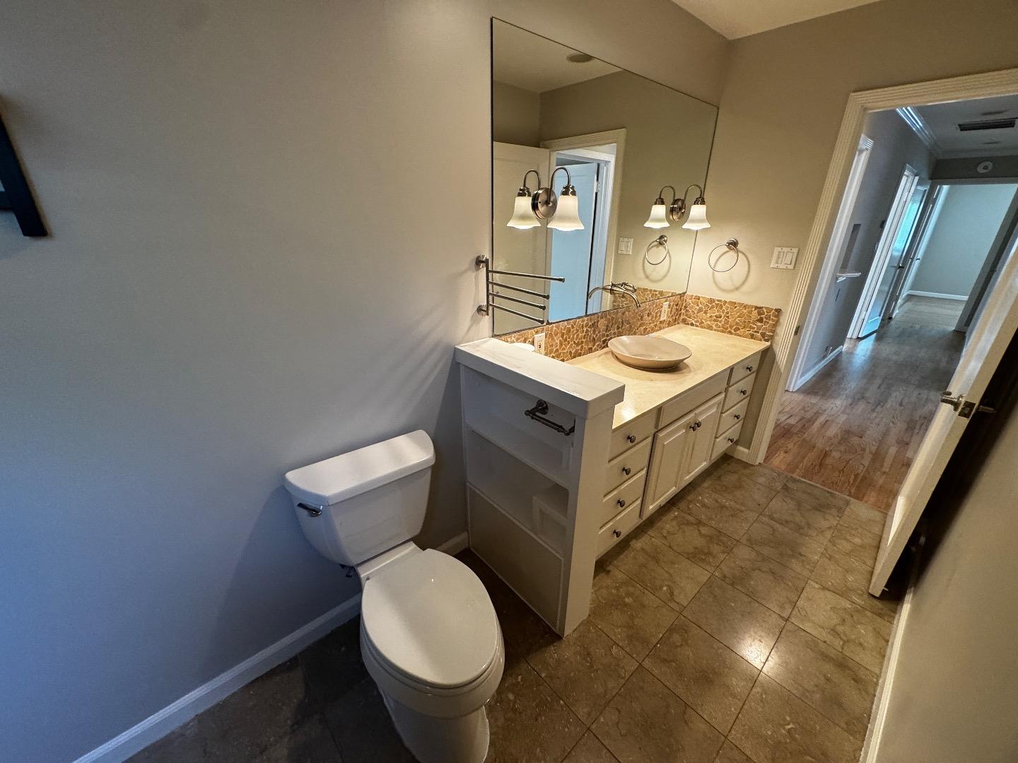 Detail Gallery Image 10 of 24 For Fernwood Ave, San Jose,  CA 95128 - 3 Beds | 1 Baths