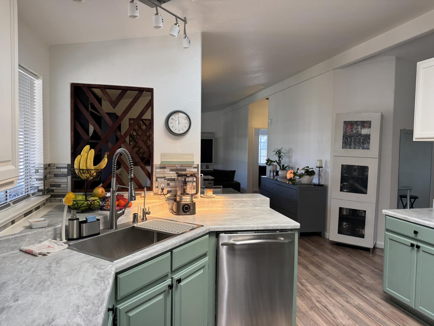 Detail Gallery Image 12 of 31 For 402 Tasman Dr #416,  Sunnyvale,  CA 94089 - 4 Beds | 2 Baths