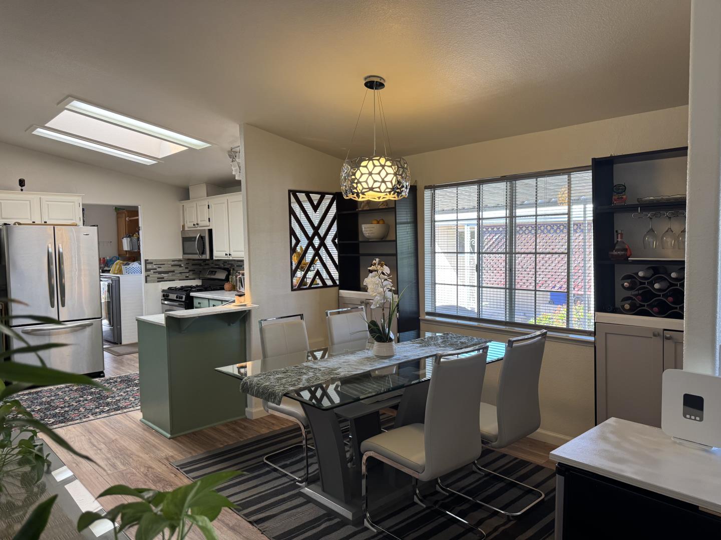 Detail Gallery Image 14 of 31 For 402 Tasman Dr #416,  Sunnyvale,  CA 94089 - 4 Beds | 2 Baths