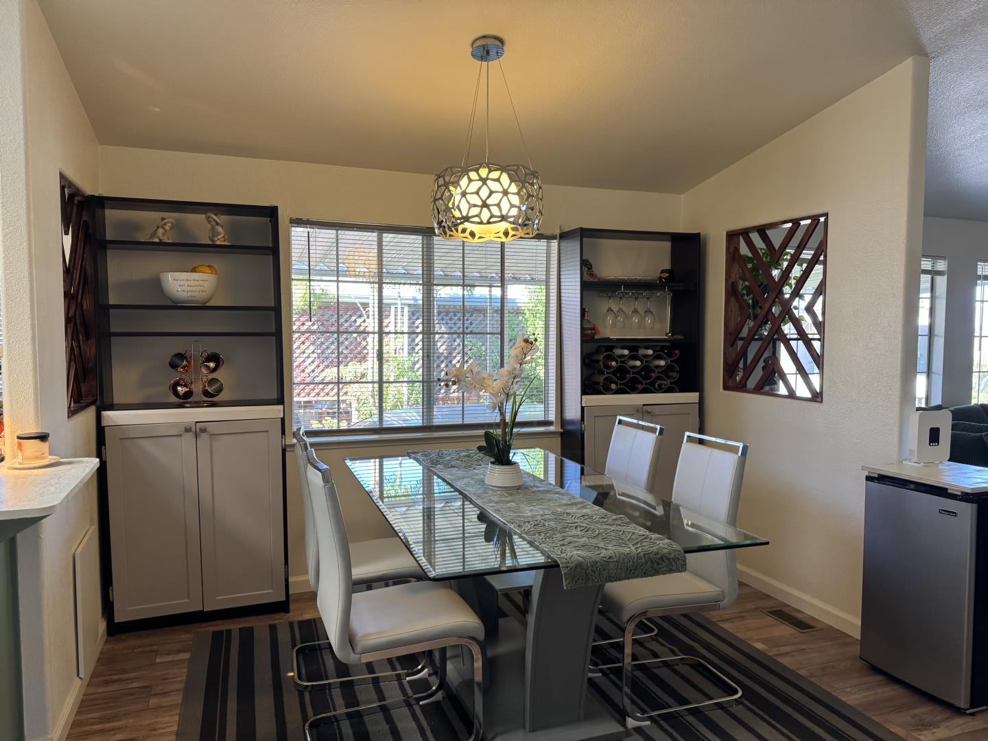 Detail Gallery Image 16 of 31 For 402 Tasman Dr #416,  Sunnyvale,  CA 94089 - 4 Beds | 2 Baths
