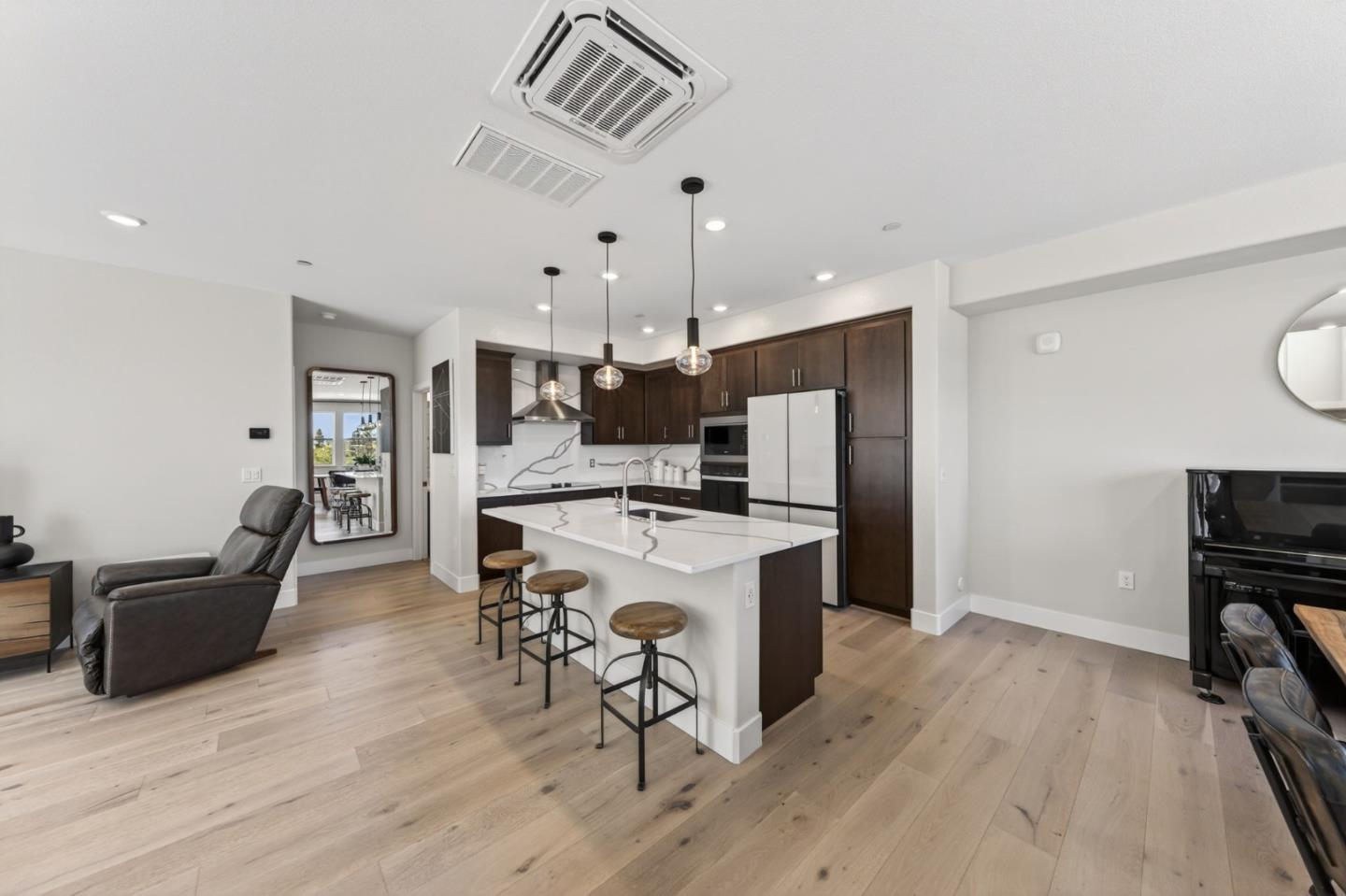 Detail Gallery Image 10 of 46 For 550 Redberry Way, San Jose,  CA 95117 - 4 Beds | 3 Baths