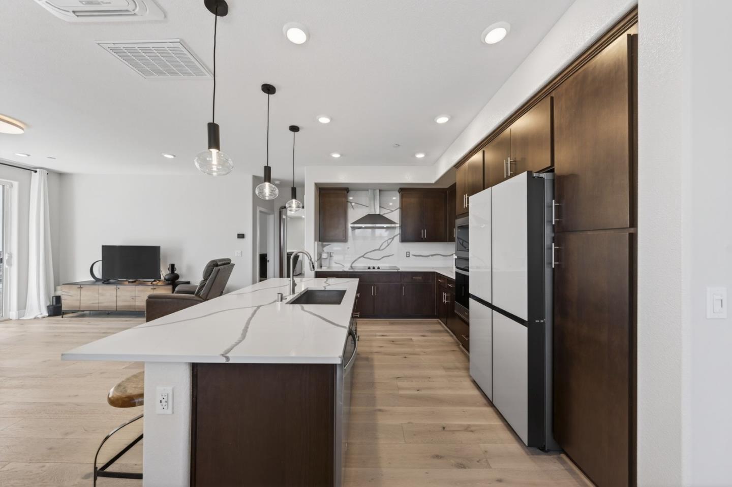 Detail Gallery Image 11 of 46 For 550 Redberry Way, San Jose,  CA 95117 - 4 Beds | 3 Baths