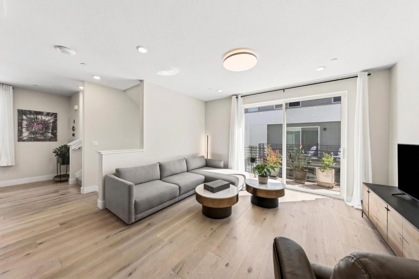 Detail Gallery Image 18 of 46 For 550 Redberry Way, San Jose,  CA 95117 - 4 Beds | 3 Baths