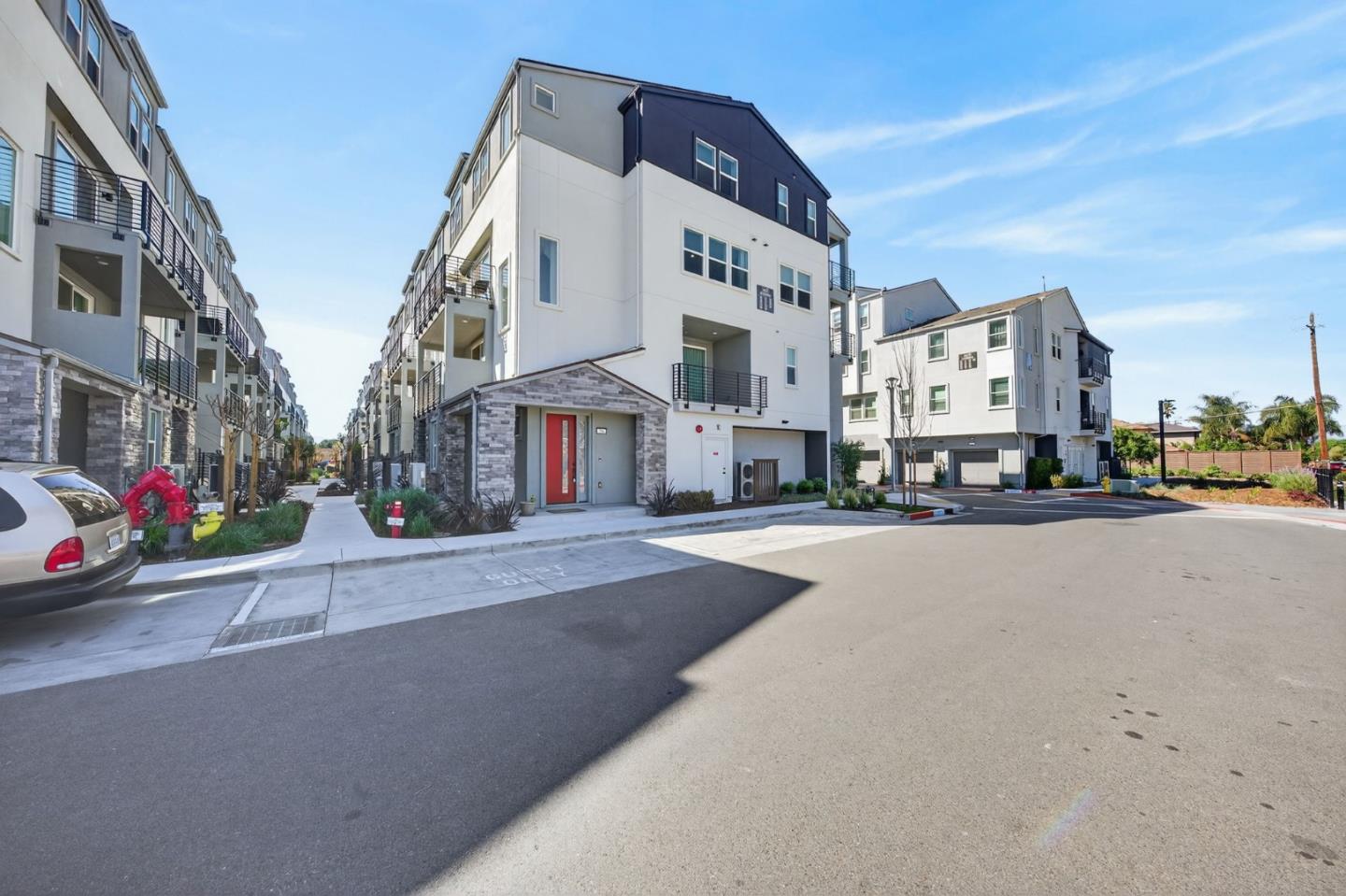 Detail Gallery Image 3 of 46 For 550 Redberry Way, San Jose,  CA 95117 - 4 Beds | 3 Baths