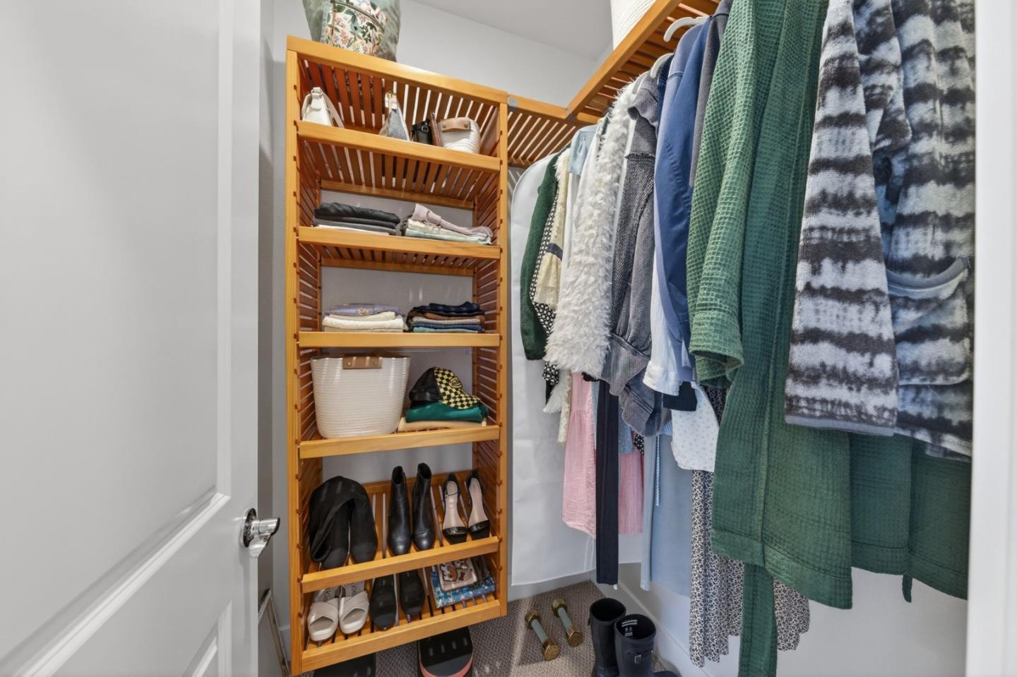 Detail Gallery Image 34 of 46 For 550 Redberry Way, San Jose,  CA 95117 - 4 Beds | 3 Baths