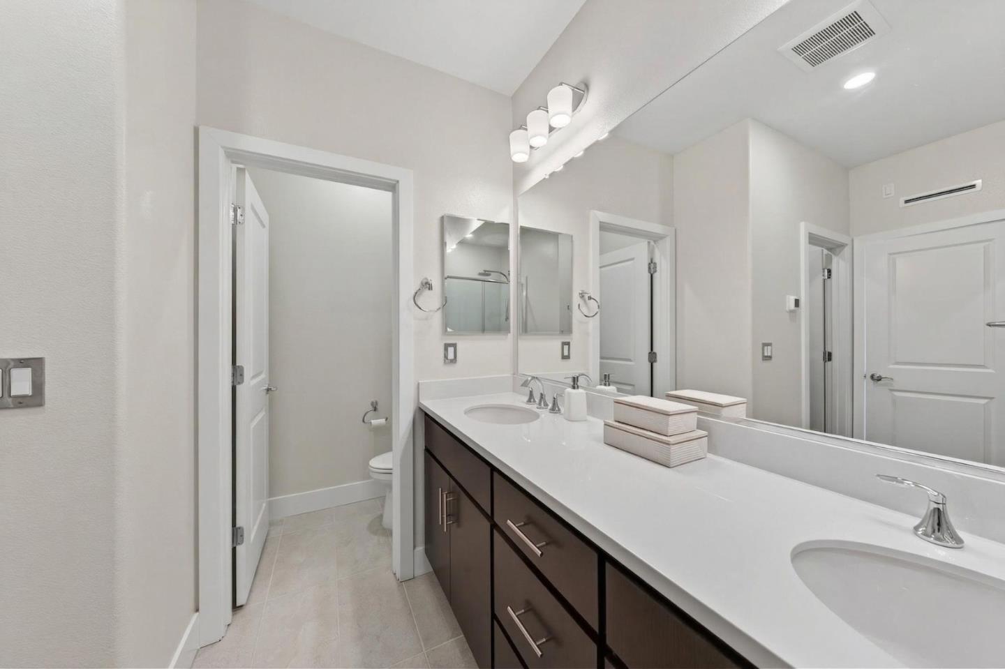 Detail Gallery Image 36 of 46 For 550 Redberry Way, San Jose,  CA 95117 - 4 Beds | 3 Baths