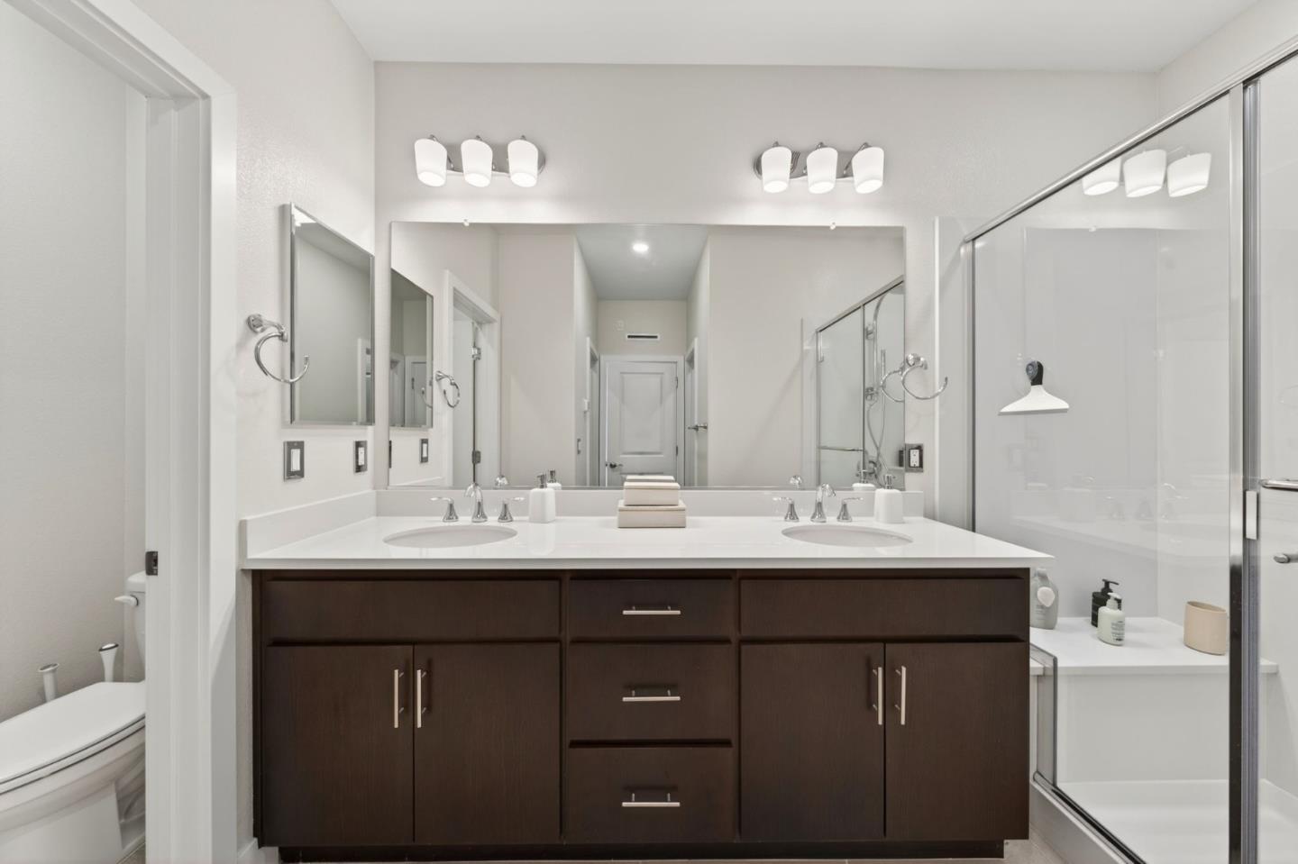 Detail Gallery Image 37 of 46 For 550 Redberry Way, San Jose,  CA 95117 - 4 Beds | 3 Baths