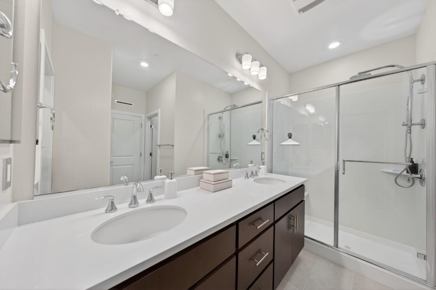 Detail Gallery Image 38 of 46 For 550 Redberry Way, San Jose,  CA 95117 - 4 Beds | 3 Baths