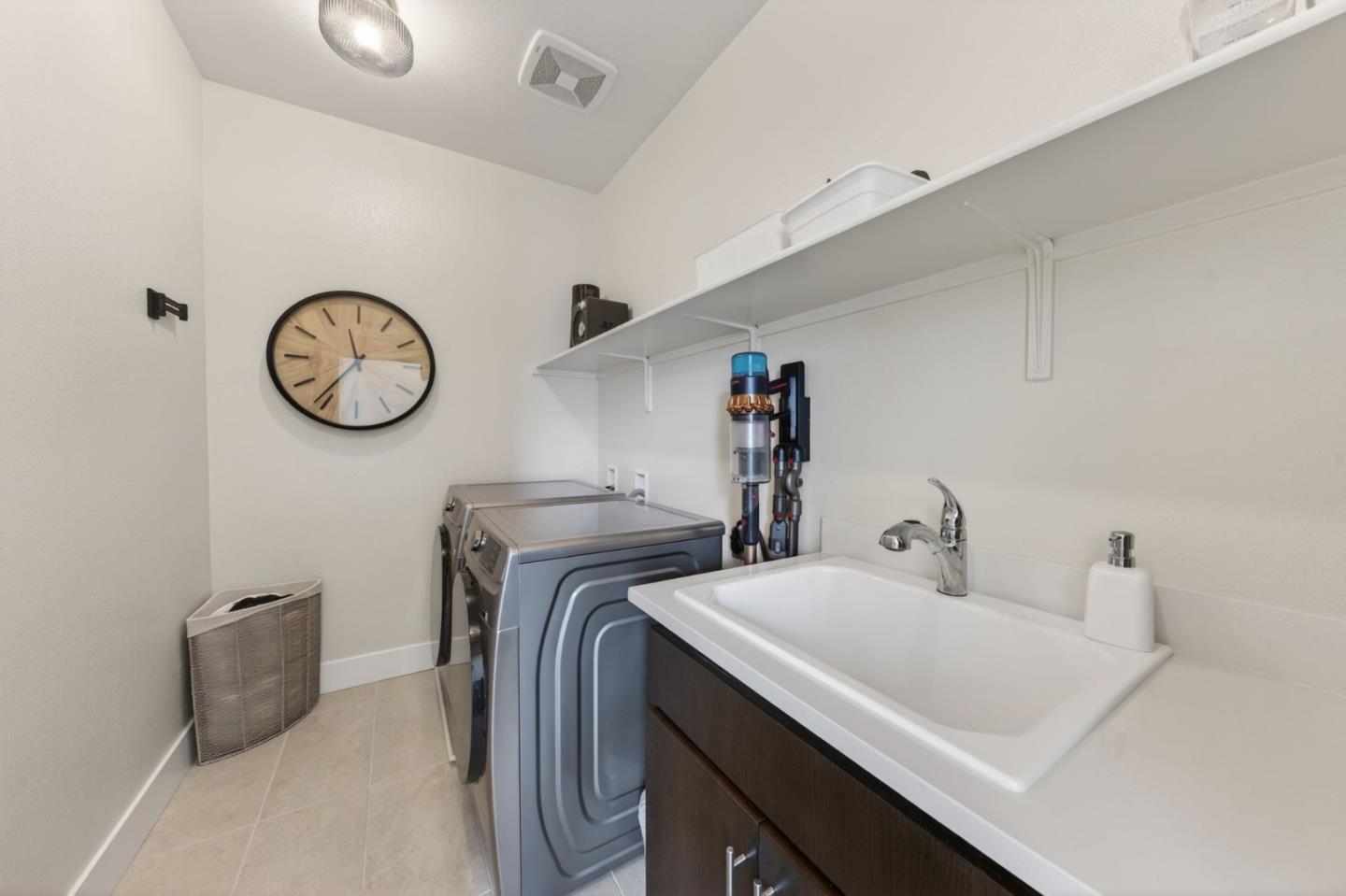 Detail Gallery Image 39 of 46 For 550 Redberry Way, San Jose,  CA 95117 - 4 Beds | 3 Baths