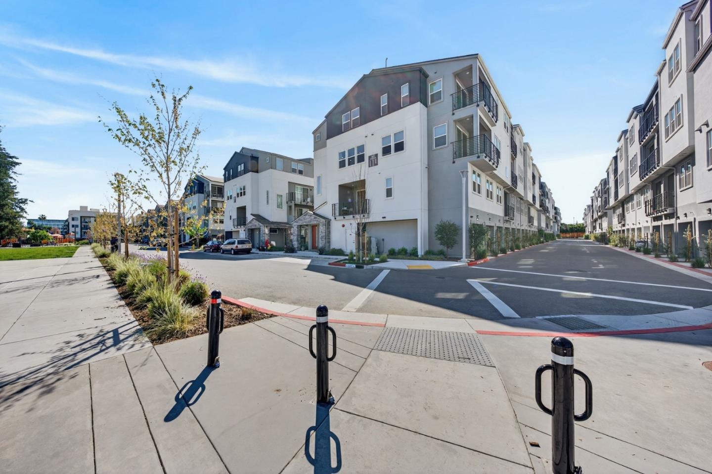 Detail Gallery Image 6 of 46 For 550 Redberry Way, San Jose,  CA 95117 - 4 Beds | 3 Baths