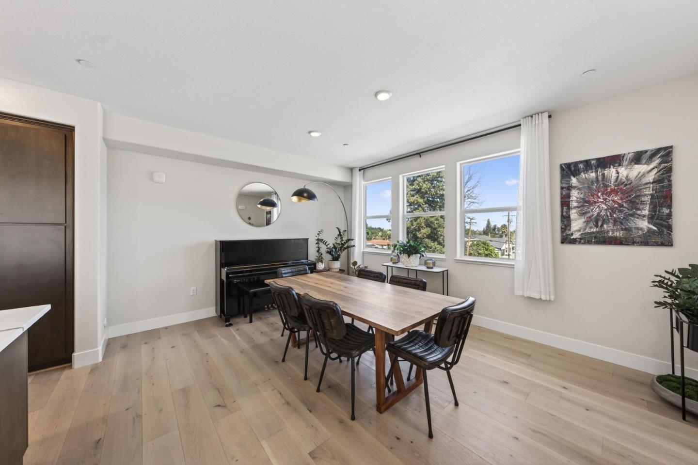 Detail Gallery Image 8 of 46 For 550 Redberry Way, San Jose,  CA 95117 - 4 Beds | 3 Baths