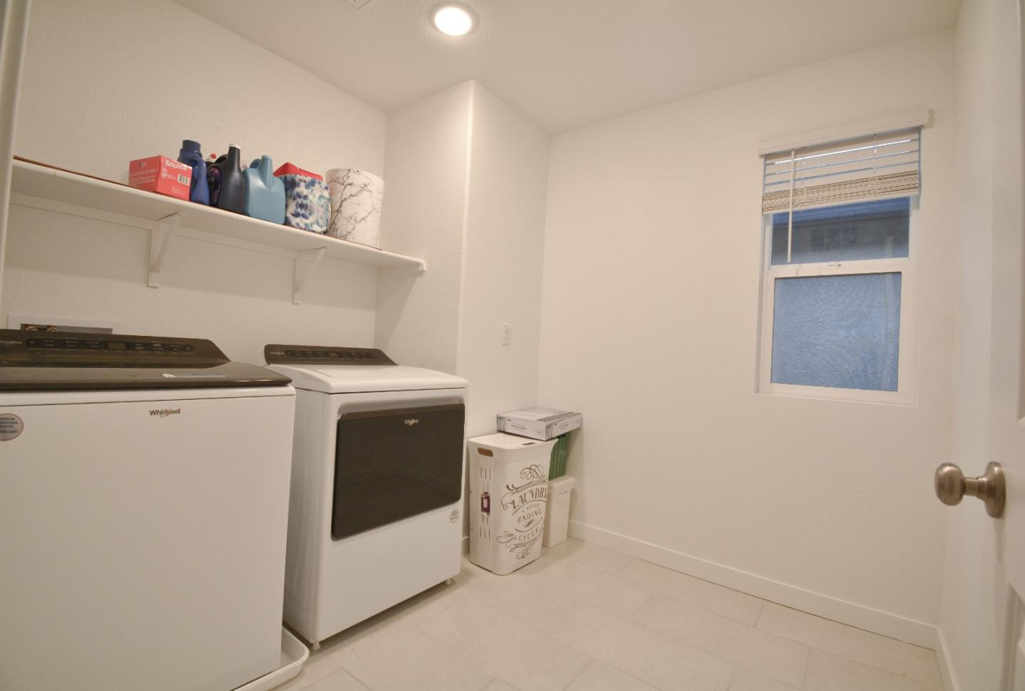 Detail Gallery Image 10 of 16 For 12185 Coal Creek Way, Rancho Cordova,  CA 95742 - 3 Beds | 2/1 Baths