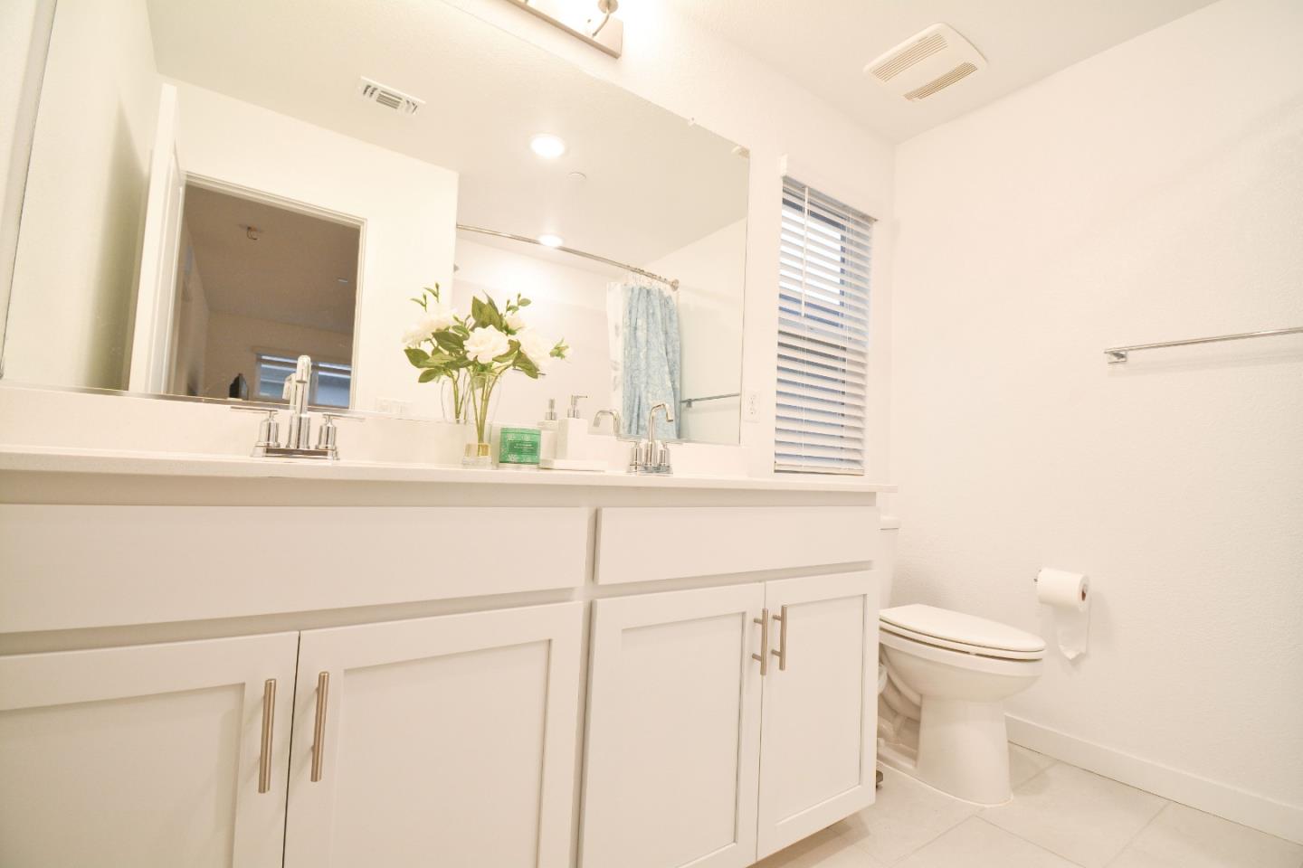 Detail Gallery Image 12 of 16 For 12185 Coal Creek Way, Rancho Cordova,  CA 95742 - 3 Beds | 2/1 Baths