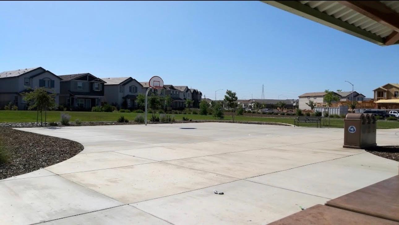 Detail Gallery Image 14 of 16 For 12185 Coal Creek Way, Rancho Cordova,  CA 95742 - 3 Beds | 2/1 Baths