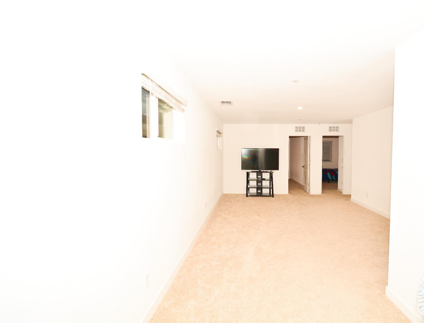 Detail Gallery Image 2 of 16 For 12185 Coal Creek Way, Rancho Cordova,  CA 95742 - 3 Beds | 2/1 Baths