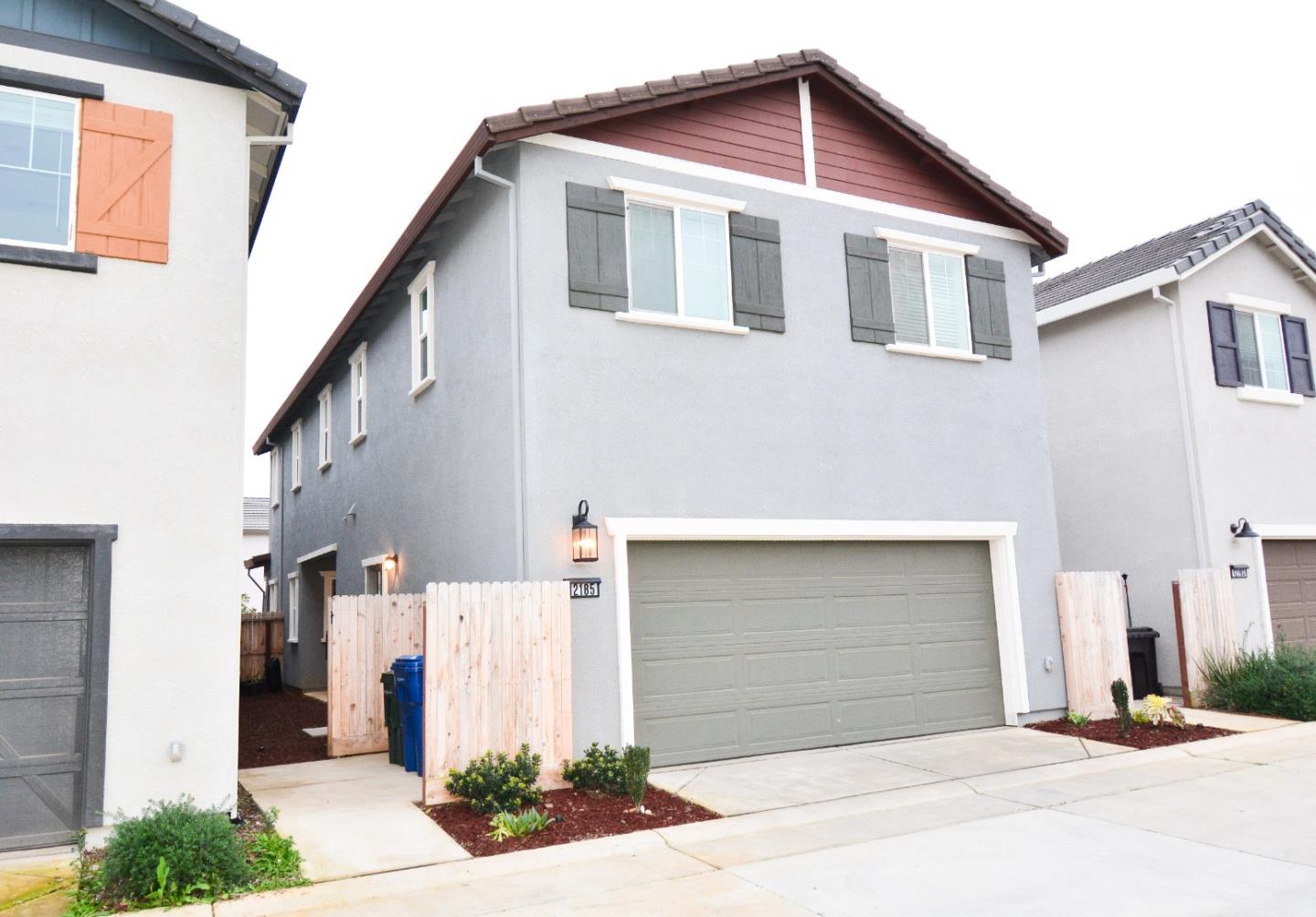 Detail Gallery Image 3 of 16 For 12185 Coal Creek Way, Rancho Cordova,  CA 95742 - 3 Beds | 2/1 Baths