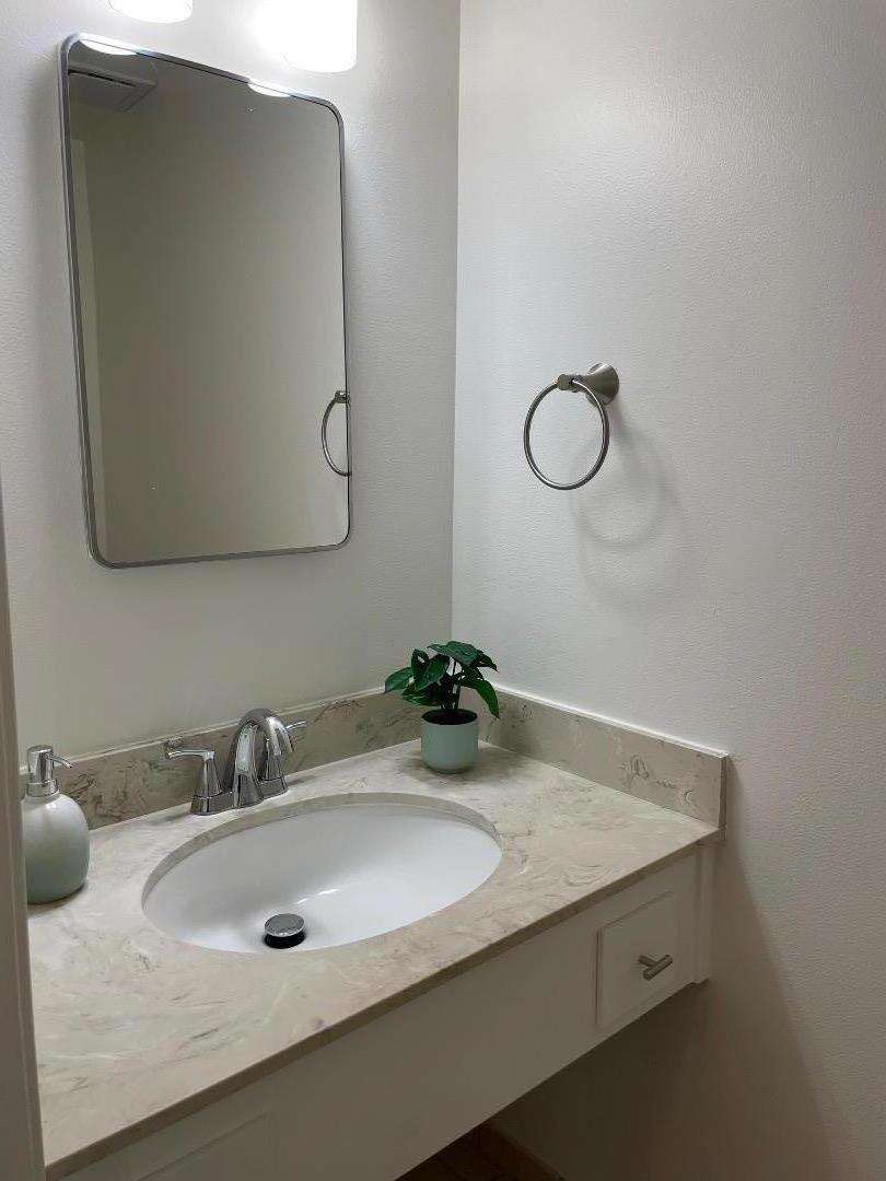 Detail Gallery Image 11 of 22 For 5833 Pentz Way, San Jose,  CA 95123 - 4 Beds | 2/1 Baths