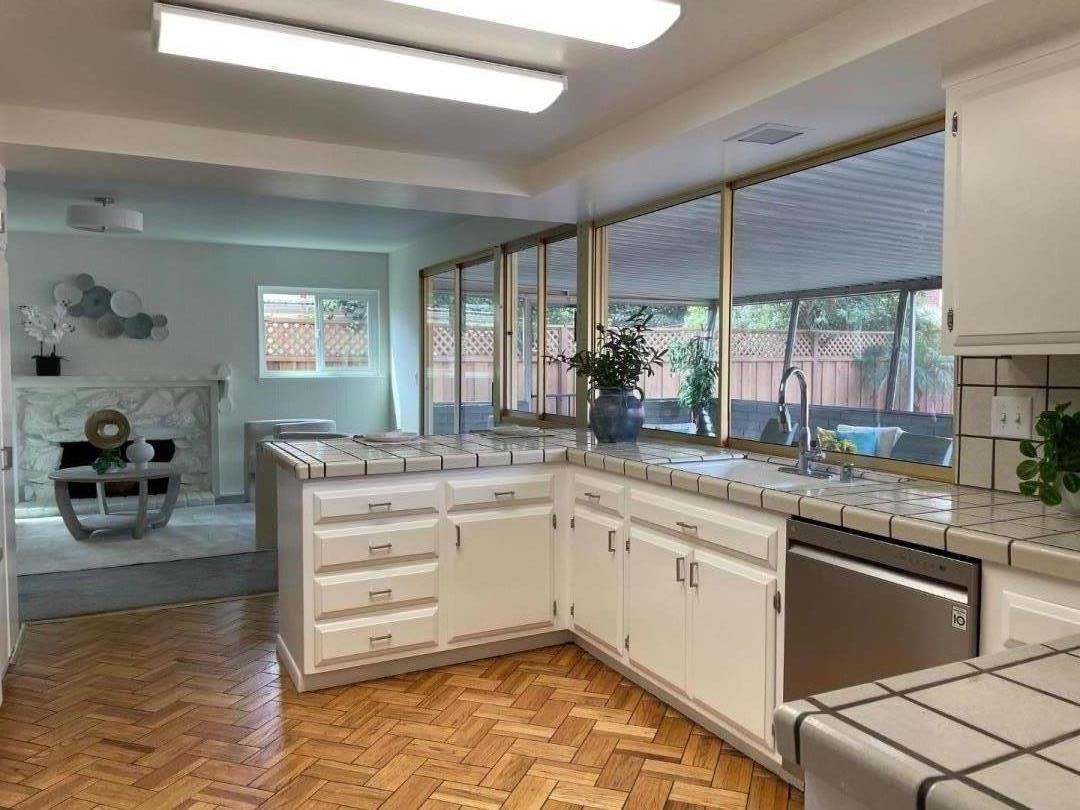 Detail Gallery Image 7 of 22 For 5833 Pentz Way, San Jose,  CA 95123 - 4 Beds | 2/1 Baths