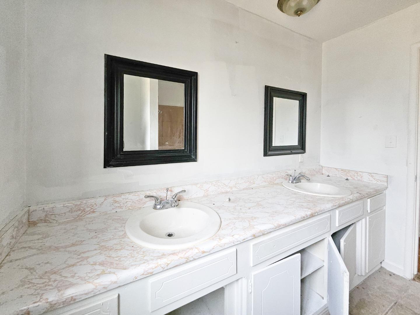 Detail Gallery Image 12 of 22 For 2416 Roble Ave, Modesto,  CA 95354 - 3 Beds | 1 Baths