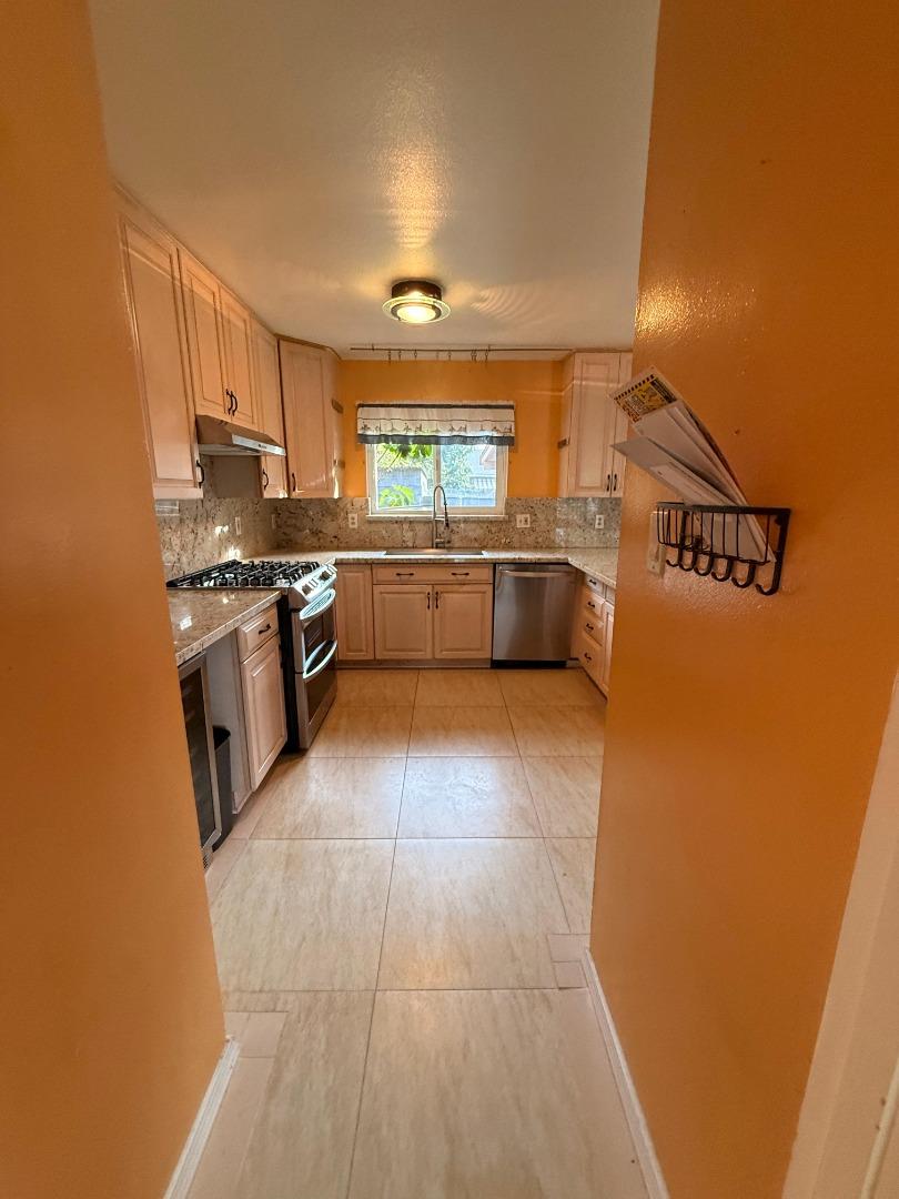 Detail Gallery Image 5 of 18 For 36171 Cabrillo Dr, Fremont,  CA 94536 - 3 Beds | 2 Baths