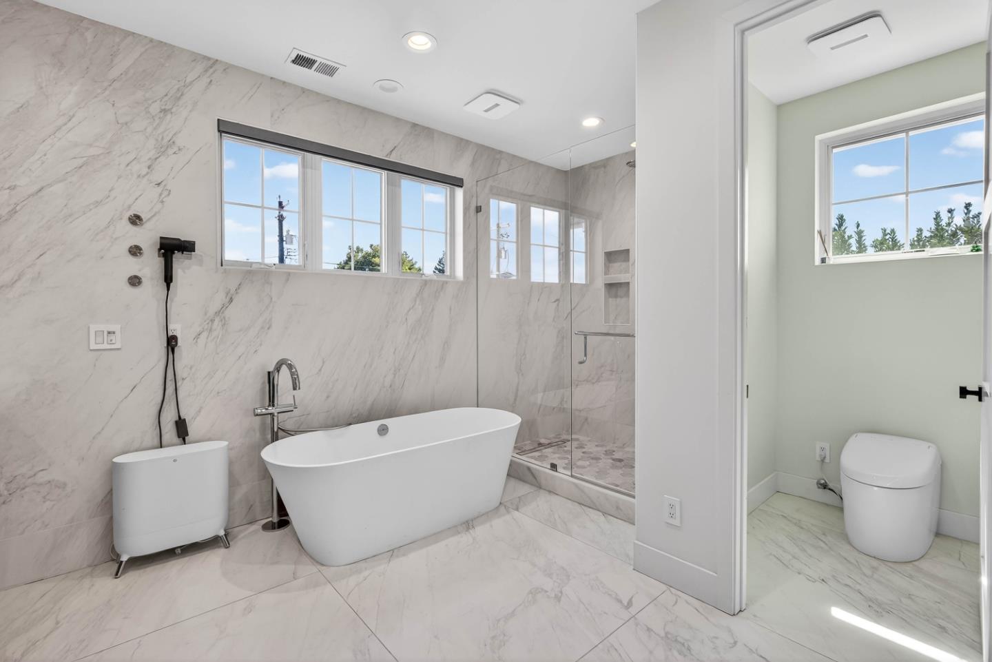 Detail Gallery Image 21 of 52 For 10291 Imperial Ave, Cupertino,  CA 95014 - 6 Beds | 5/1 Baths