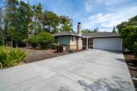 792 E Meadow DR