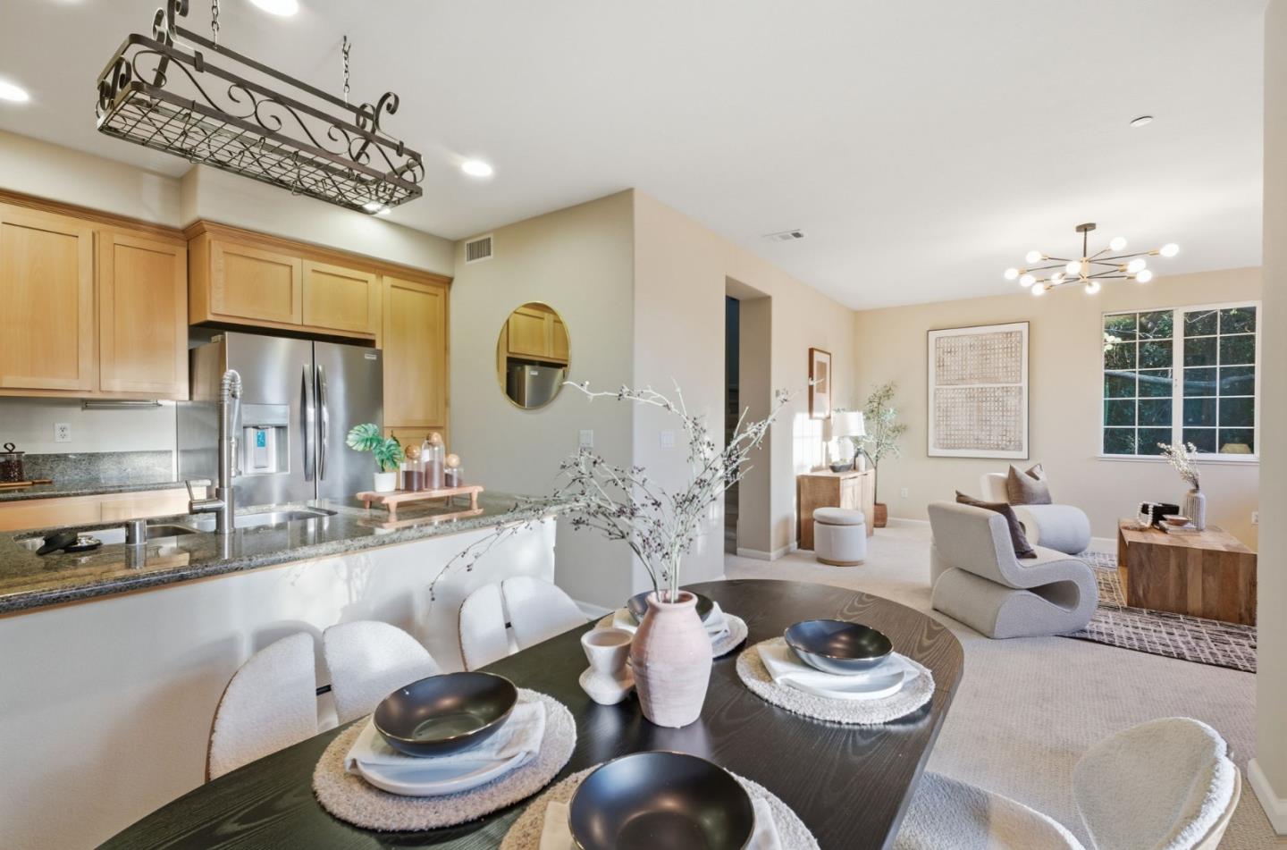 Detail Gallery Image 10 of 36 For 2070 Almaden Rd, San Jose,  CA 95125 - 2 Beds | 2/1 Baths