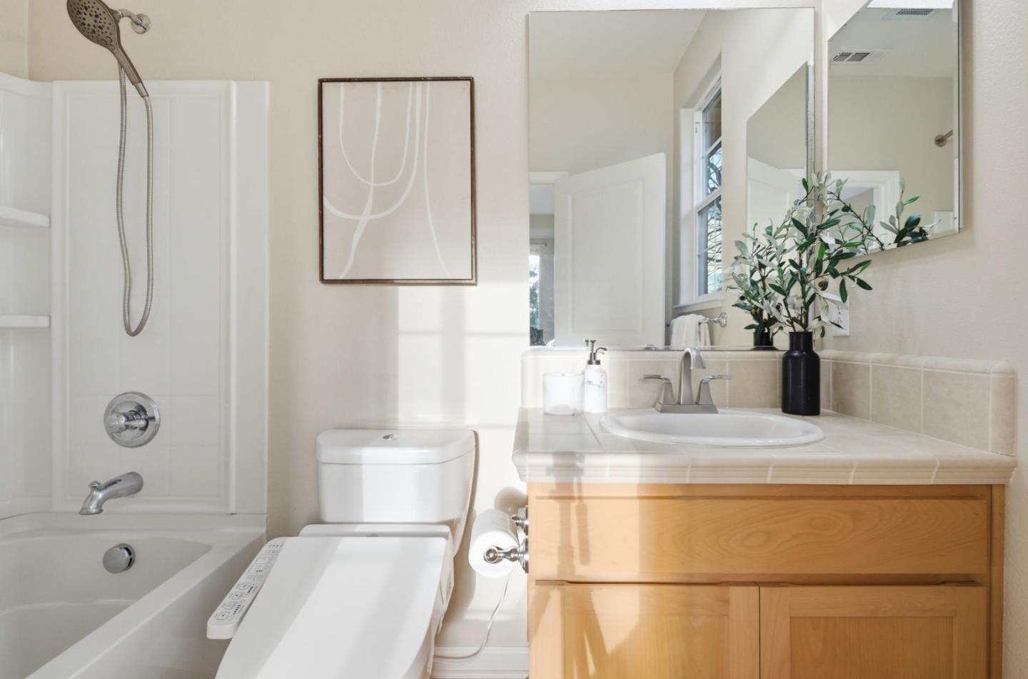 Detail Gallery Image 15 of 36 For 2070 Almaden Rd, San Jose,  CA 95125 - 2 Beds | 2/1 Baths