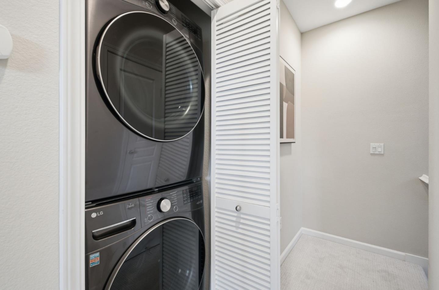 Detail Gallery Image 16 of 36 For 2070 Almaden Rd, San Jose,  CA 95125 - 2 Beds | 2/1 Baths