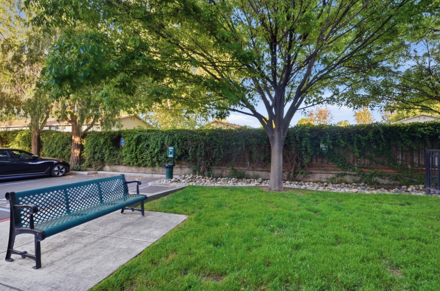 Detail Gallery Image 27 of 36 For 2070 Almaden Rd, San Jose,  CA 95125 - 2 Beds | 2/1 Baths