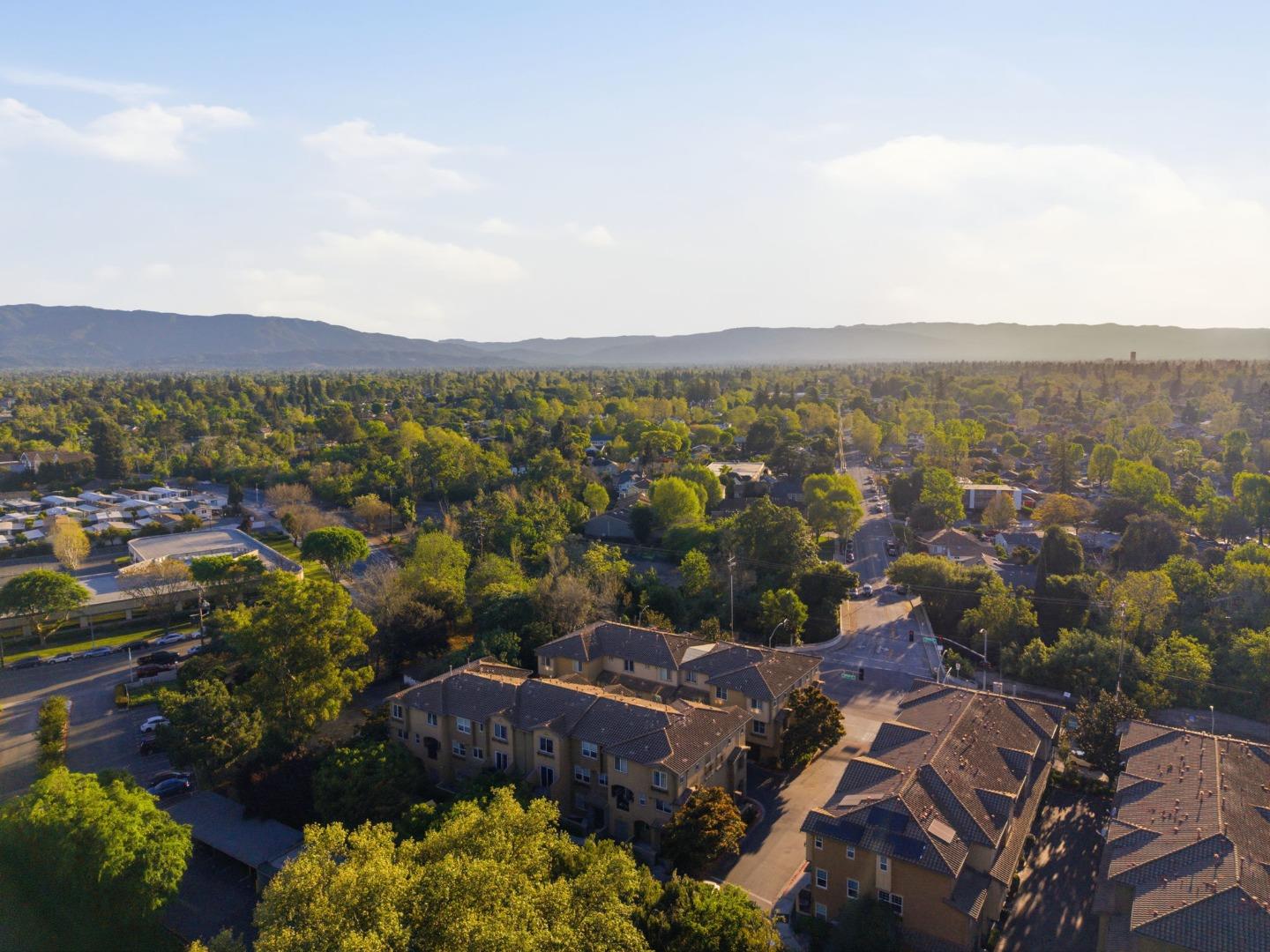 Detail Gallery Image 31 of 36 For 2070 Almaden Rd, San Jose,  CA 95125 - 2 Beds | 2/1 Baths