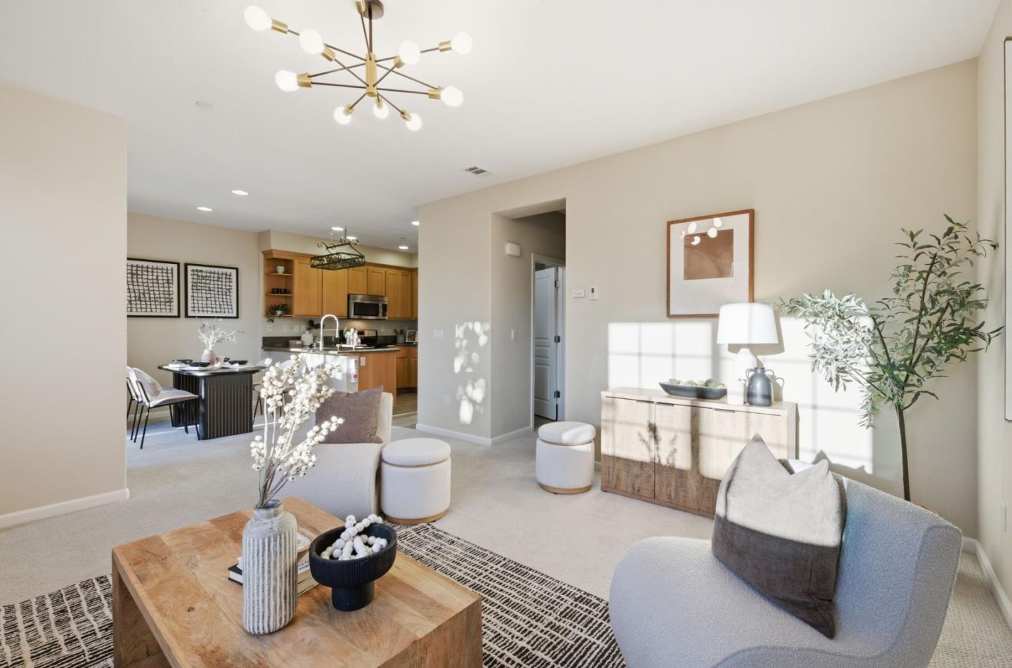 Detail Gallery Image 7 of 36 For 2070 Almaden Rd, San Jose,  CA 95125 - 2 Beds | 2/1 Baths