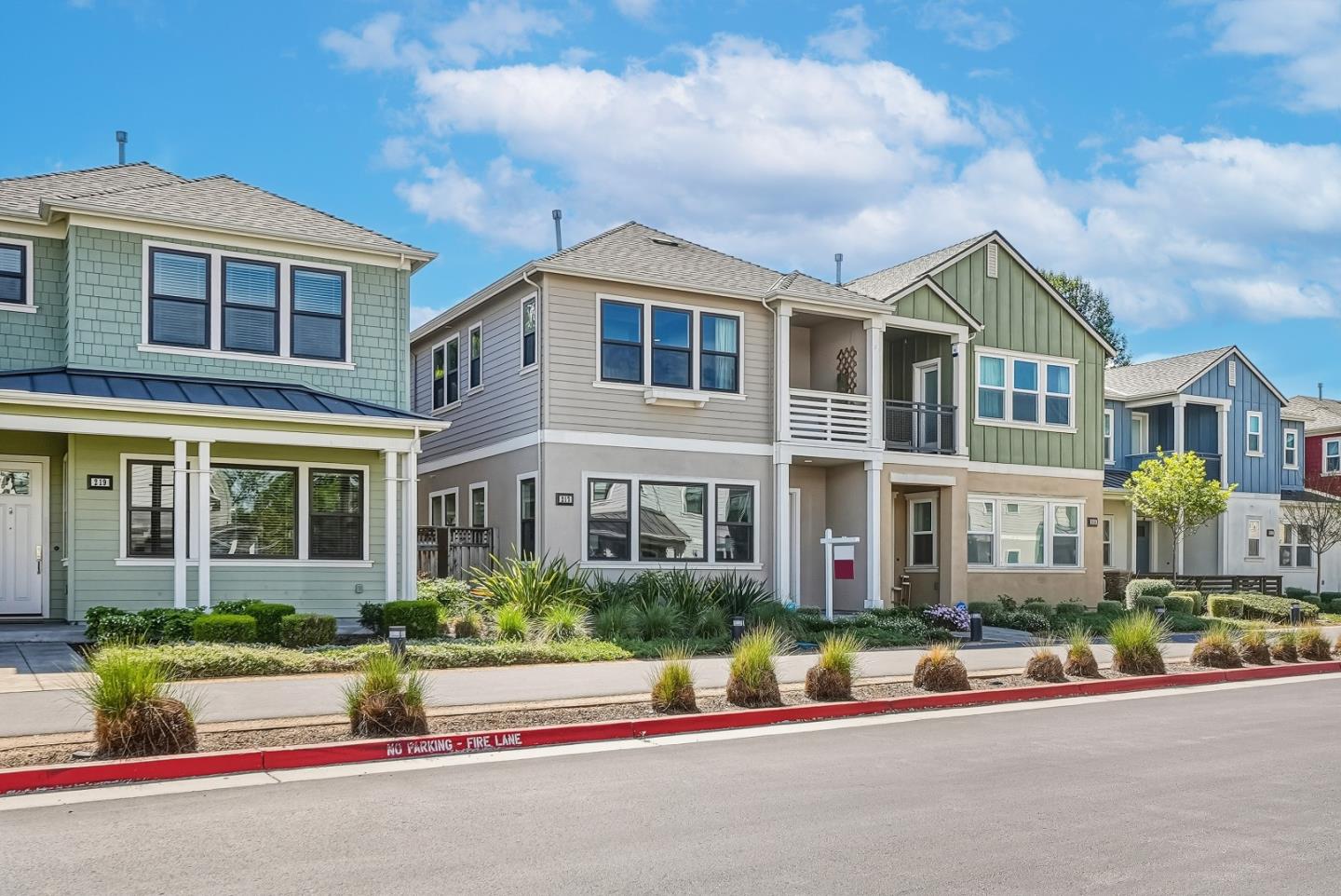 Detail Gallery Image 3 of 49 For 217 Athena Ct, Mountain View,  CA 94043 - 3 Beds | 2/1 Baths