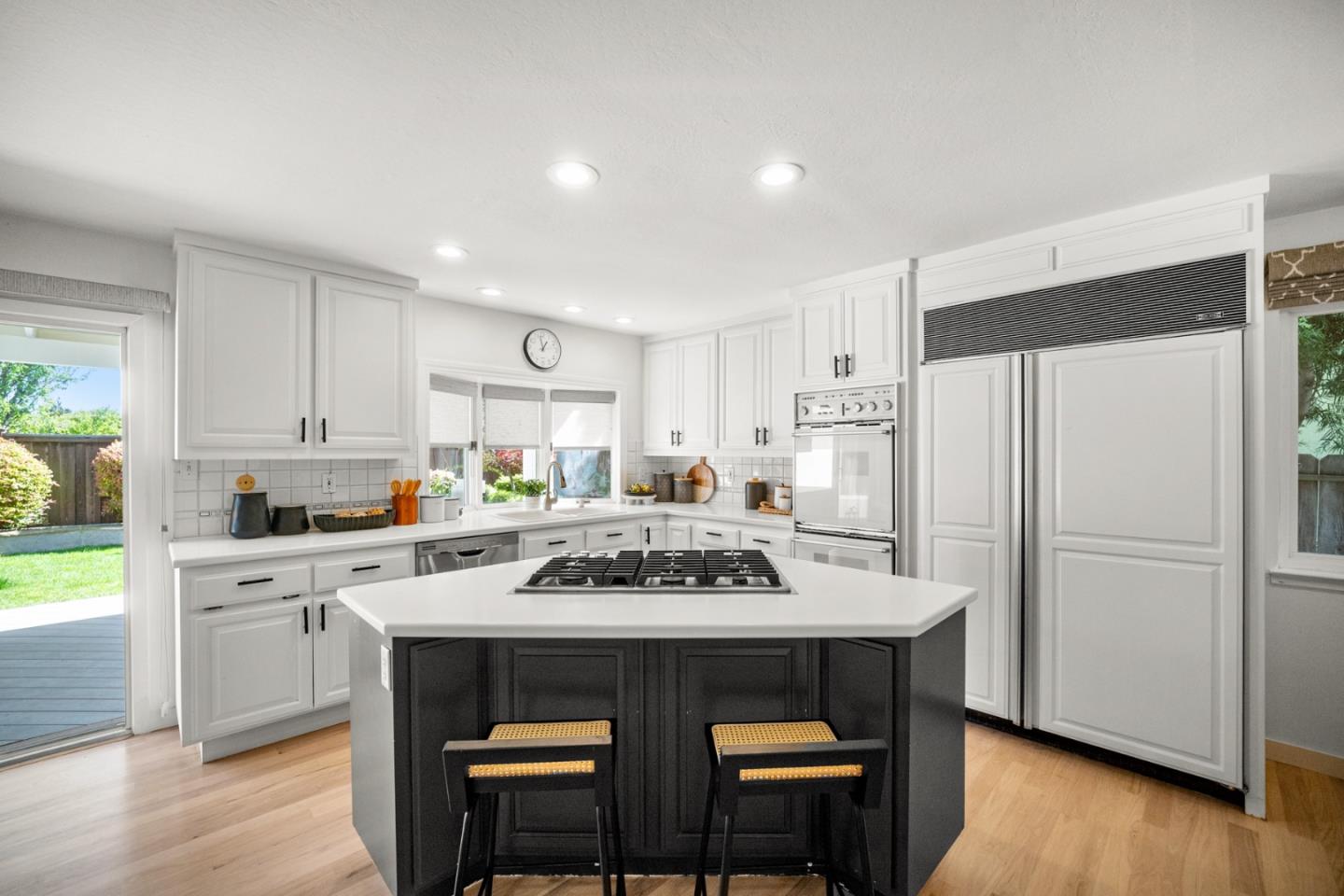 Detail Gallery Image 13 of 40 For 861 Haddock St, Foster City,  CA 94404 - 5 Beds | 2/1 Baths