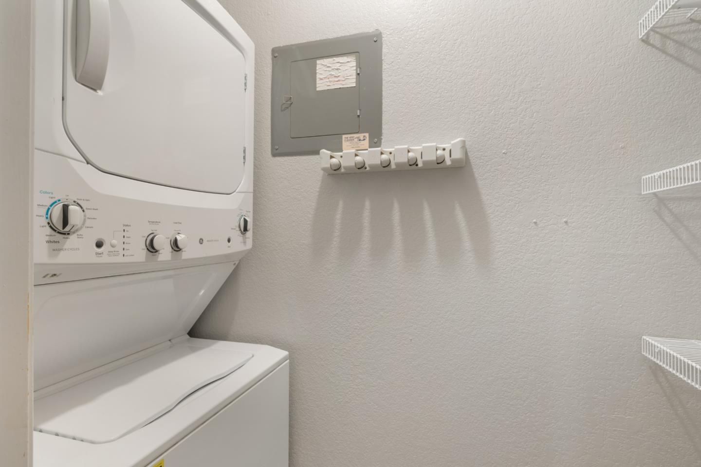 Detail Gallery Image 13 of 18 For 1473 Alma Loop, San Jose,  CA 95125 - 2 Beds | 2 Baths