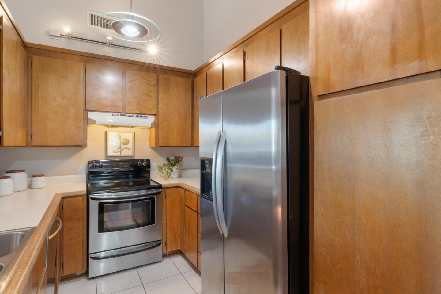 Detail Gallery Image 4 of 18 For 1473 Alma Loop, San Jose,  CA 95125 - 2 Beds | 2 Baths