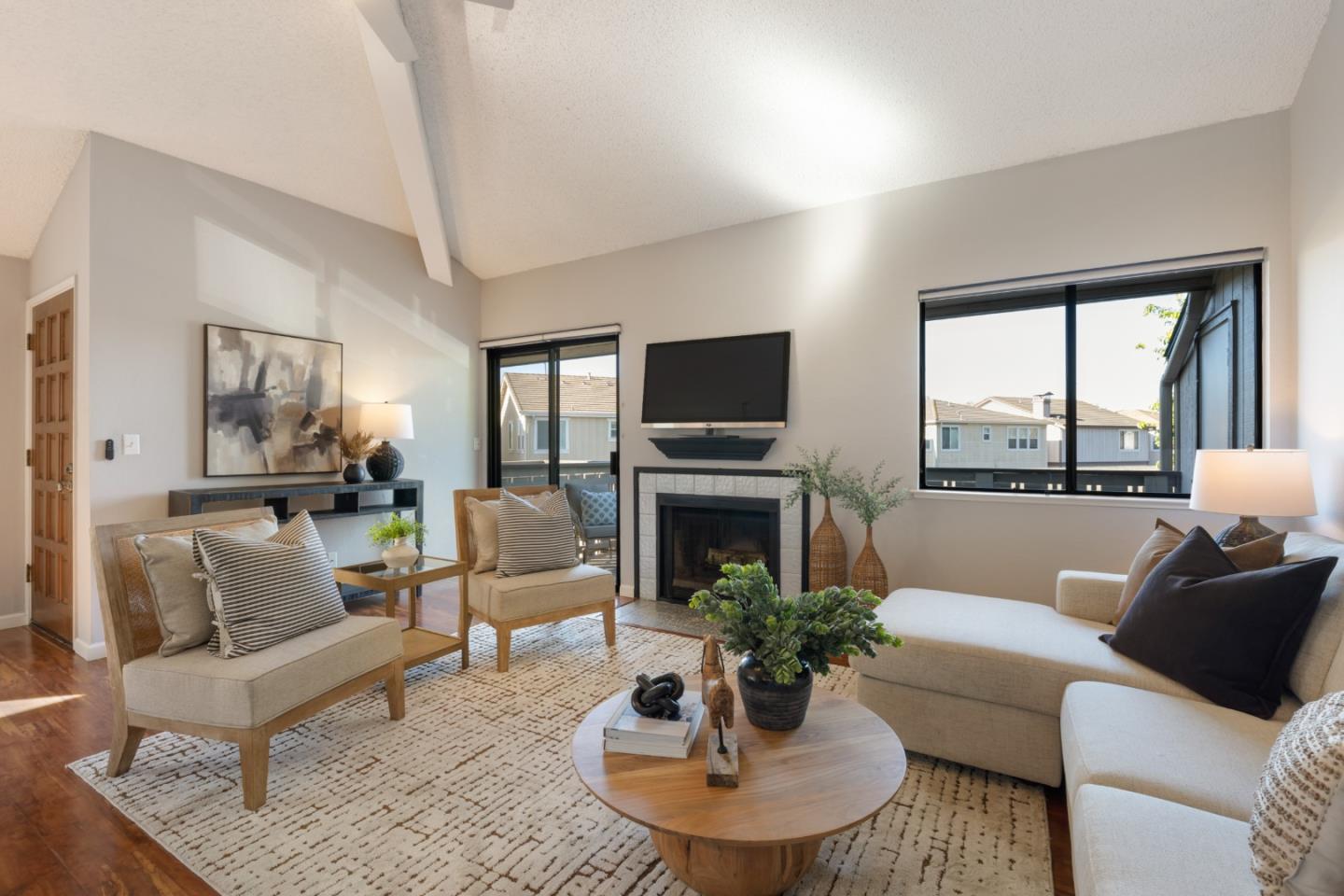 Detail Gallery Image 7 of 18 For 1473 Alma Loop, San Jose,  CA 95125 - 2 Beds | 2 Baths